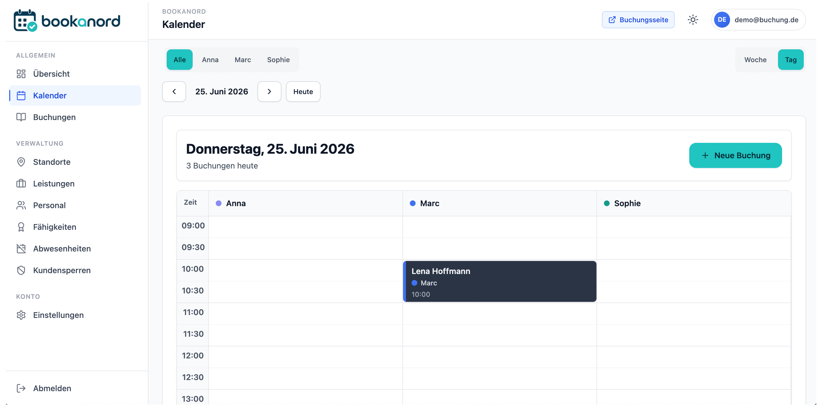 Bookanord Kalender – Tagesansicht mit Buchungen je Mitarbeiter